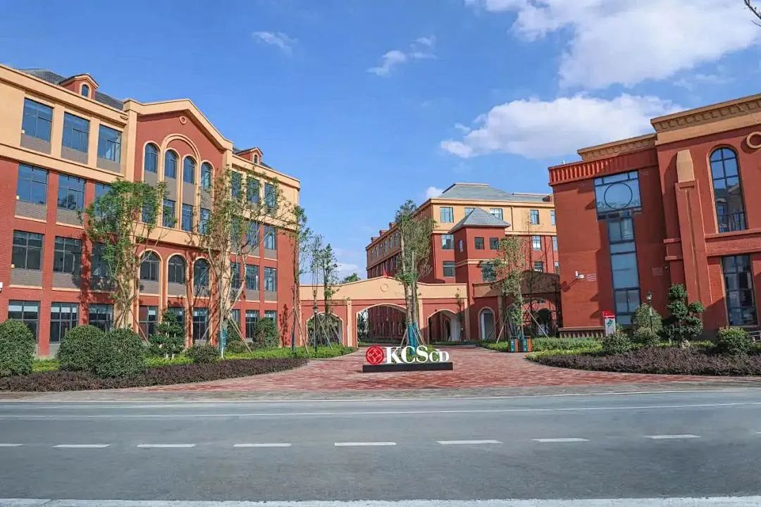 一年25-35W：成都優質民辦雙語國際學校