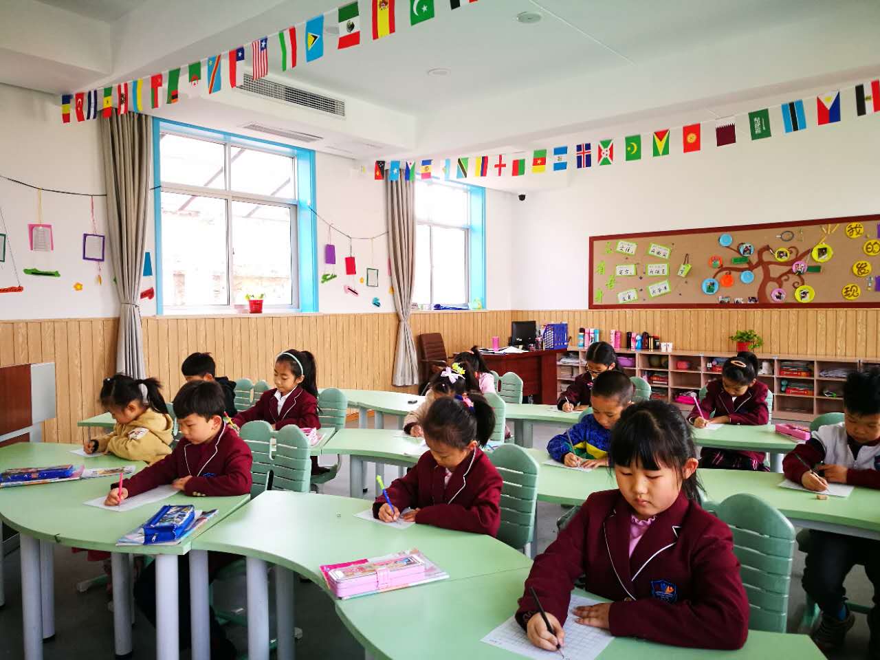 妙筆寫方塊，橫豎撇捺間——記小學部漢字聽寫大賽