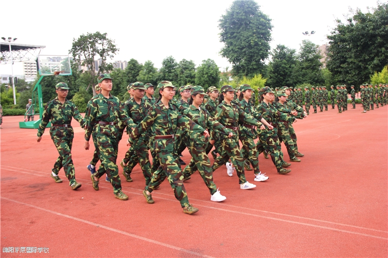 軍訓，成就最好的我們！東辰國際精英課程中心2017級軍訓實錄