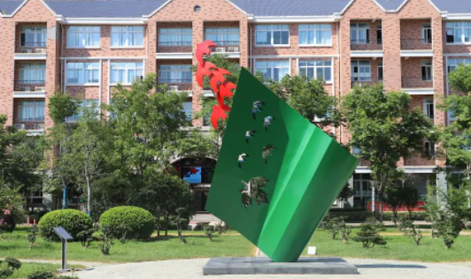 武漢楓葉國際學(xué)校國際高中2023年秋季招生簡章